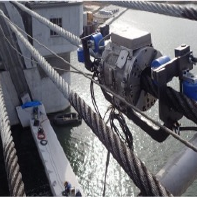 橋に使用されているワイヤーケーブル